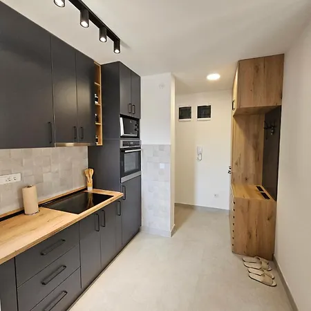 Crni Vrh - Divcinova *