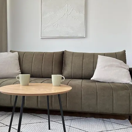 Crni Vrh - Divcinova Lägenhet