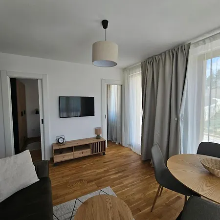 Apartment Crni Vrh - Divcinova